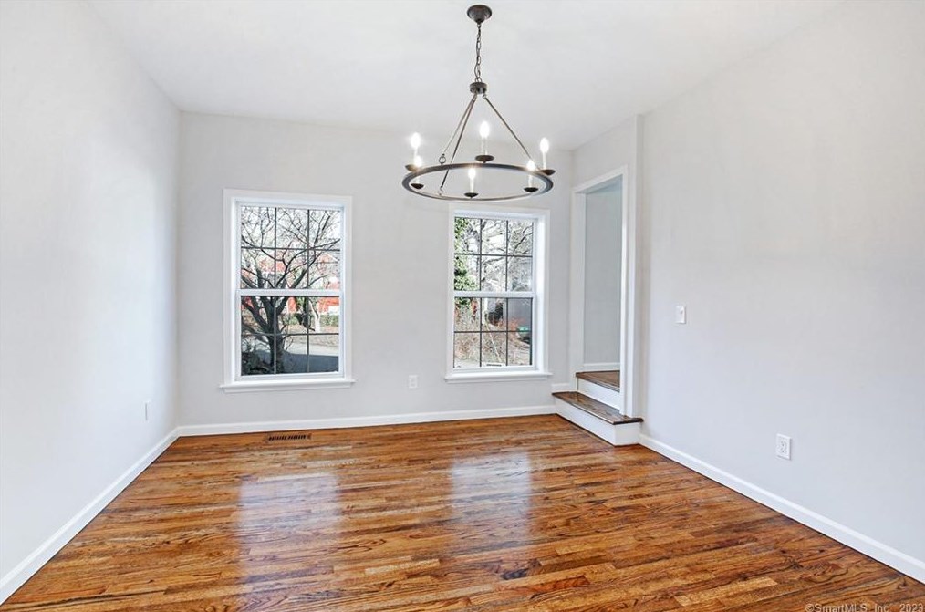 144 Bullard St, Fairfield CT  06825-3717 exterior