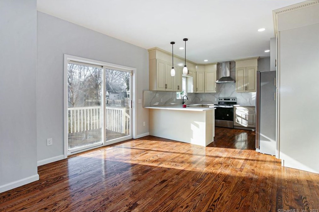 144 Bullard St, Fairfield CT  06825-3717 exterior