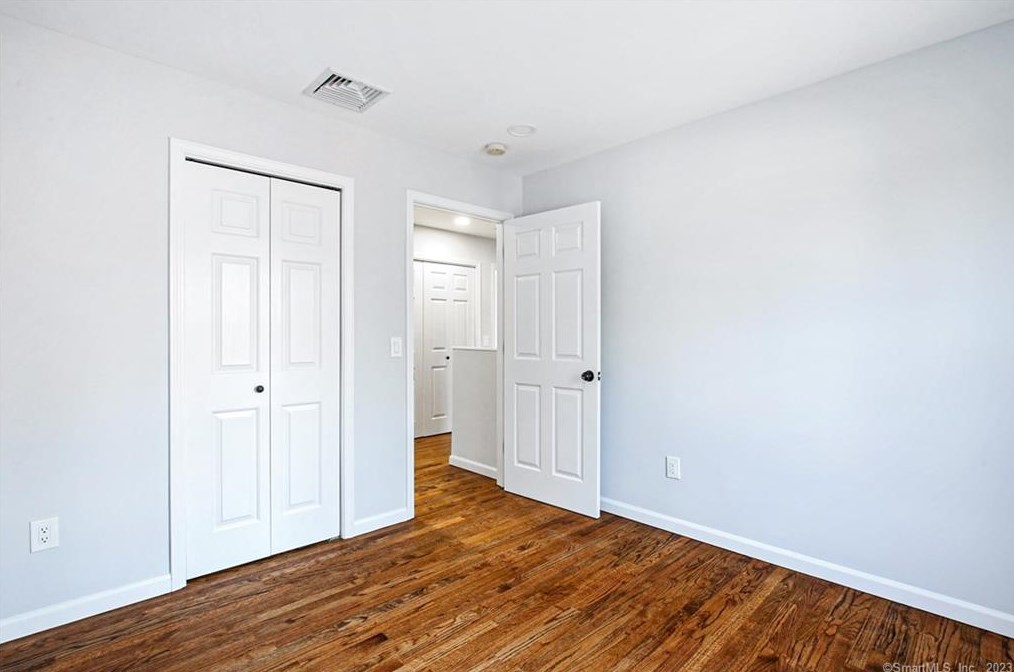 144 Bullard St, Fairfield CT  06825-3717 exterior
