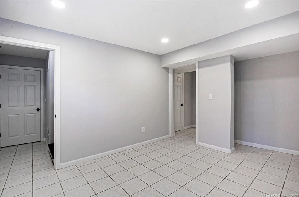 144 Bullard St, Fairfield CT  06825-3717 exterior