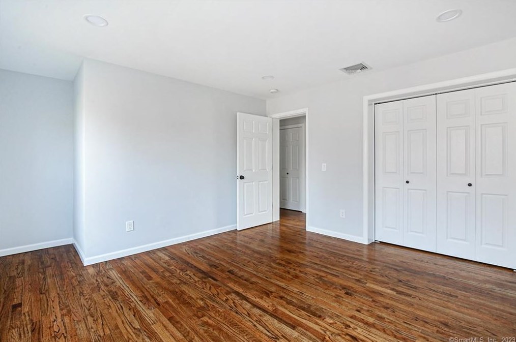 144 Bullard St, Fairfield CT  06825-3717 exterior