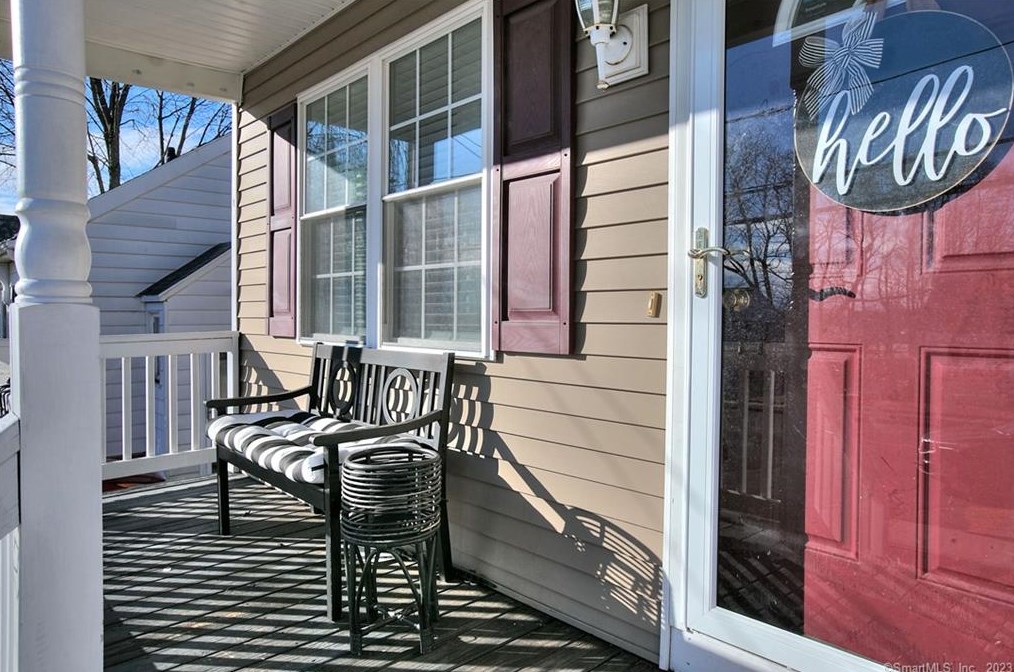 25 Knowlton St, Stratford, CT 06615-5649