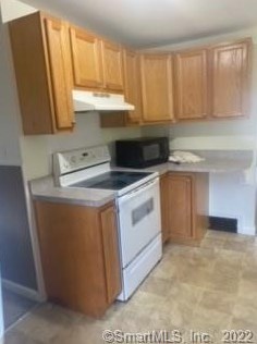 96 Pearl St, Meriden CT  06450-4507 exterior