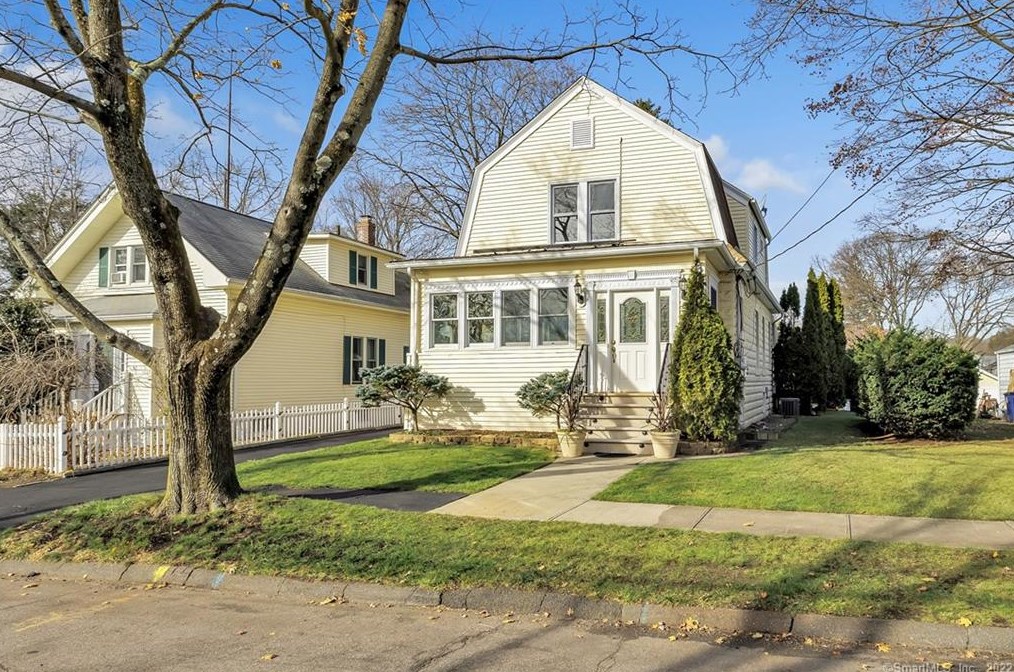356 Suburban Ave, Fairfield, CT 06825