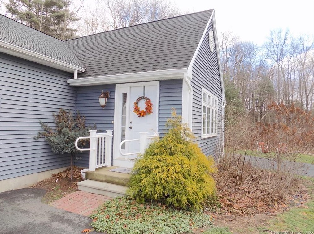 134 Hunter Rd, Tolland, CT 06084