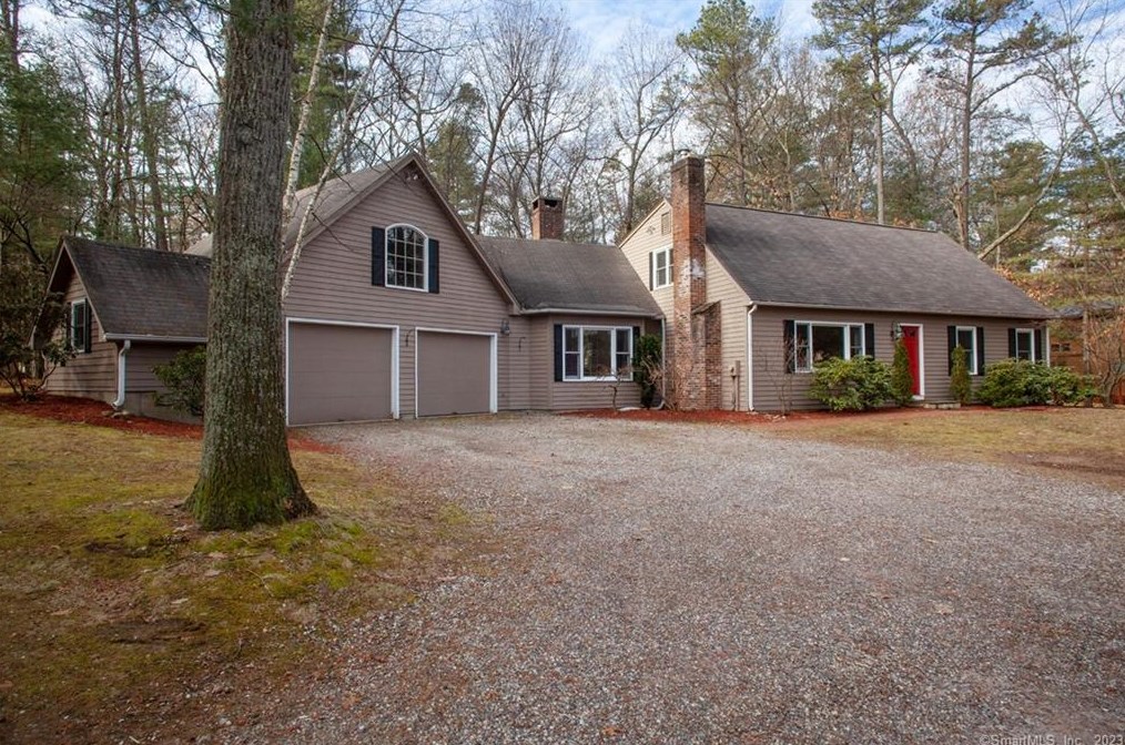 3 Eric Dr, Granby, CT 06035