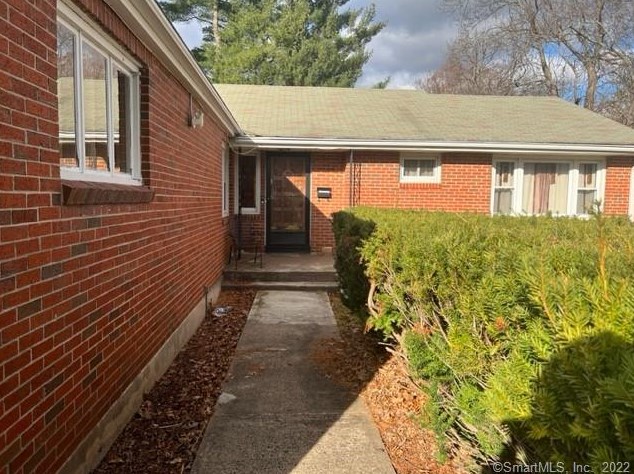 20 Farmstead Ln, Hartford, CT 06117-2012