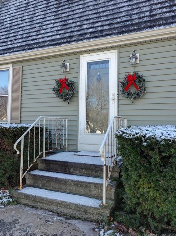 71 Saw Mill Dr, Wallingford, CT 06492