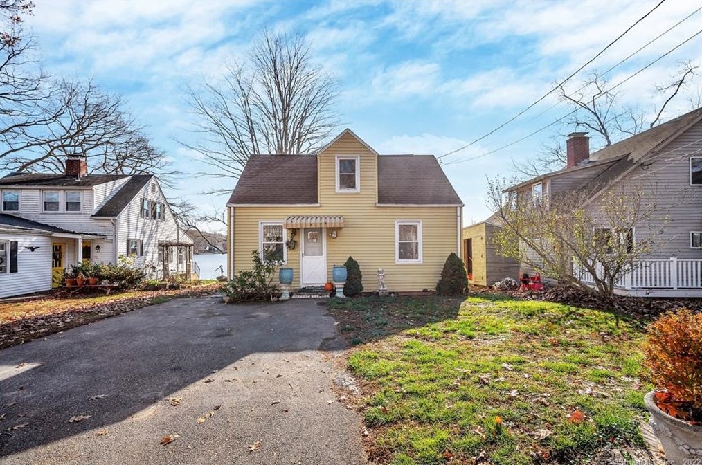 23 Shore Dr, Lyme, CT 06371