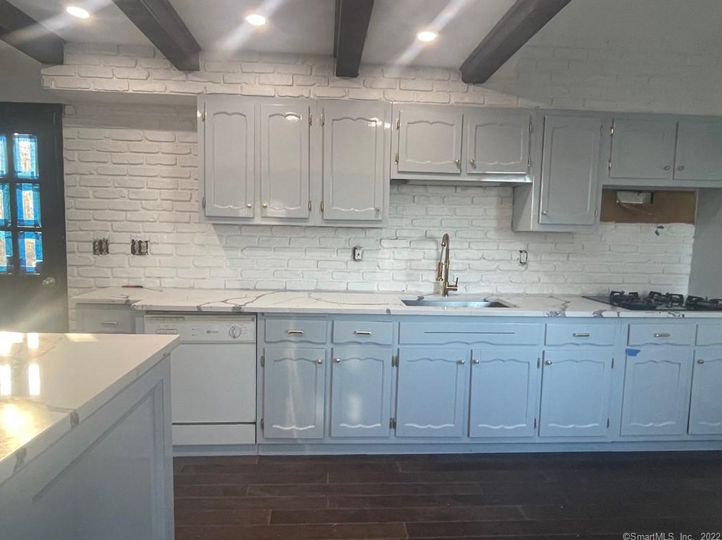 72 Palmer St, Stamford, CT 06907