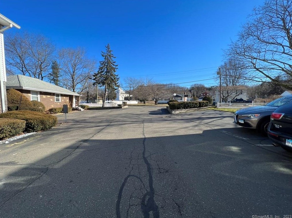 466 Middletown Ave, New Haven CT  06513-1048 exterior