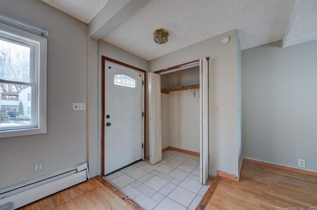 13 Alder St, Bristol, CT 06010