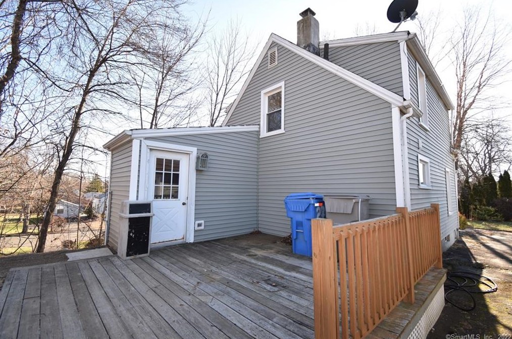 27 Norwalk Ave, Bristol, CT 06010