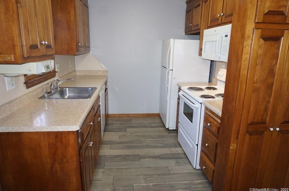 400 N Main St #1, Manchester, CT 06042