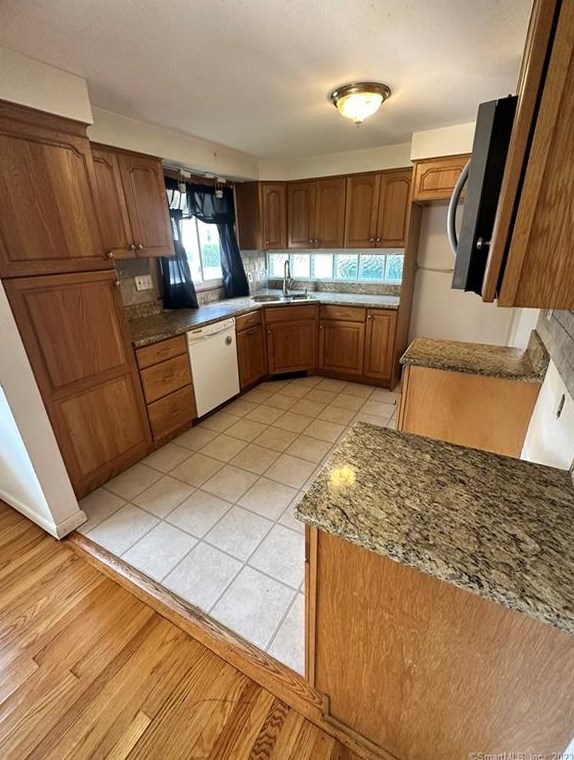 28 Trumbull St, Manchester, CT 06040