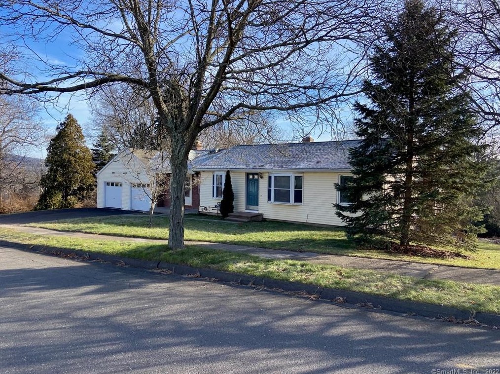 38 Schwink Dr, Meriden, CT 06450