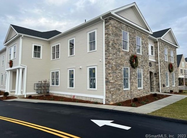 73 W Main St #8, Clinton, CT 06413