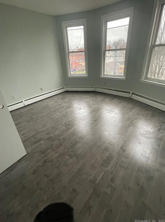 377 Franklin Ave, Hartford CT  06114-2563 exterior