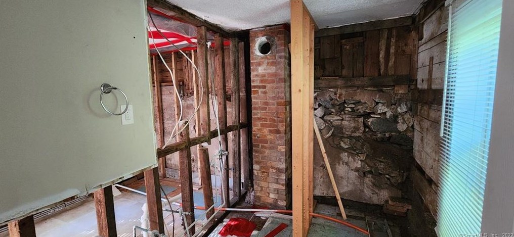 4 Maiden Ln, Vernon CT 06066-3707 exterior