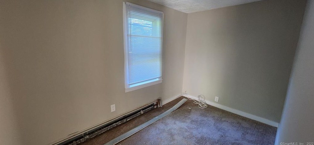 4 Maiden Ln, Vernon CT 06066-3707 exterior