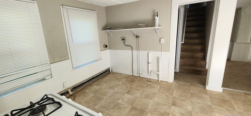 4 Maiden Ln, Vernon CT 06066-3707 exterior