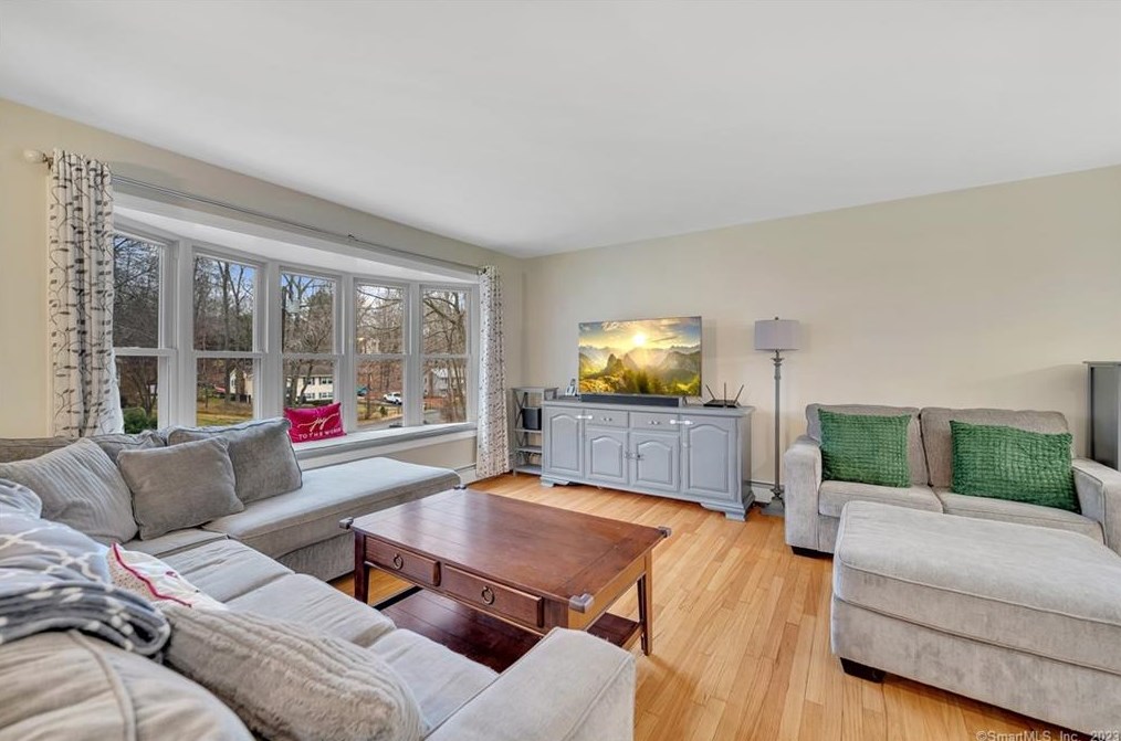 23 Nod Hill Rd, Clinton, CT 06413