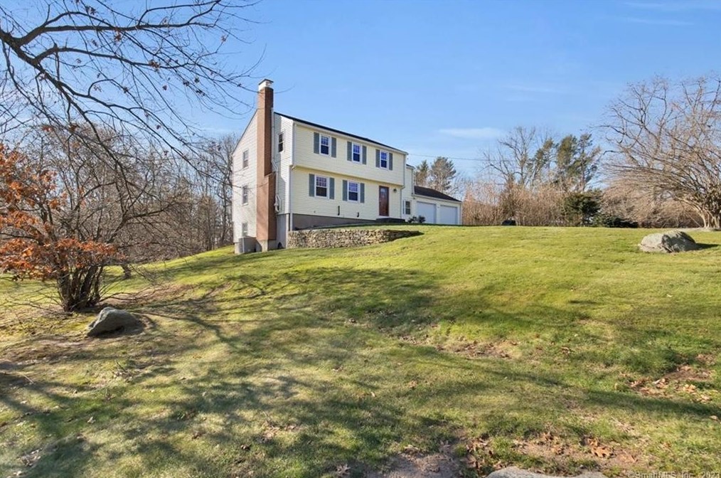190 Sunset Dr, Glastonbury, CT 06033