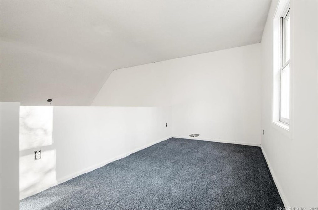 32 Pleasant Valley Rd, Clinton CT  06413-1205 exterior