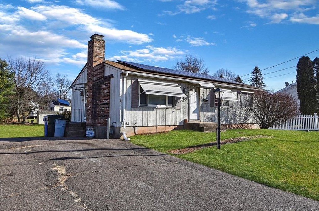 148 Cambria Ave, Hartford, CT 06111-2830