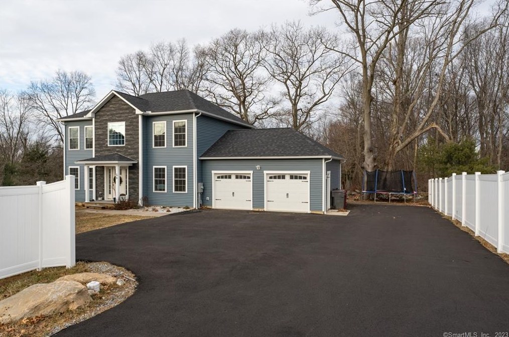 46 Old Farm Ln, Union City, CT 06770