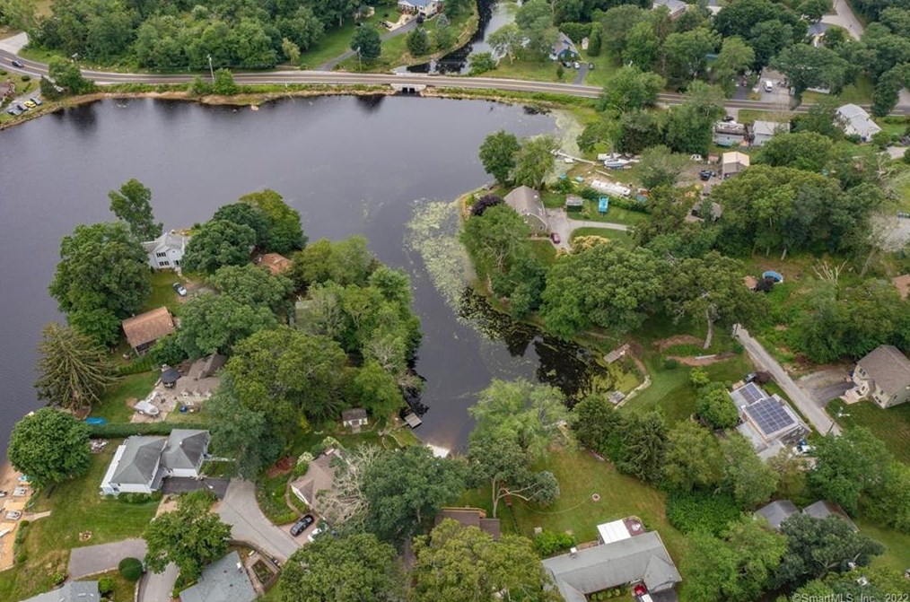 43 Lake Dr, Chesterfield CT  06370-1042 exterior