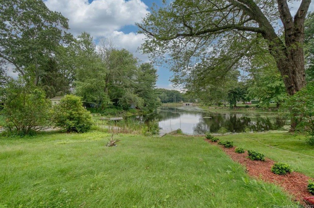 43 Lake Dr, Chesterfield CT  06370-1042 exterior