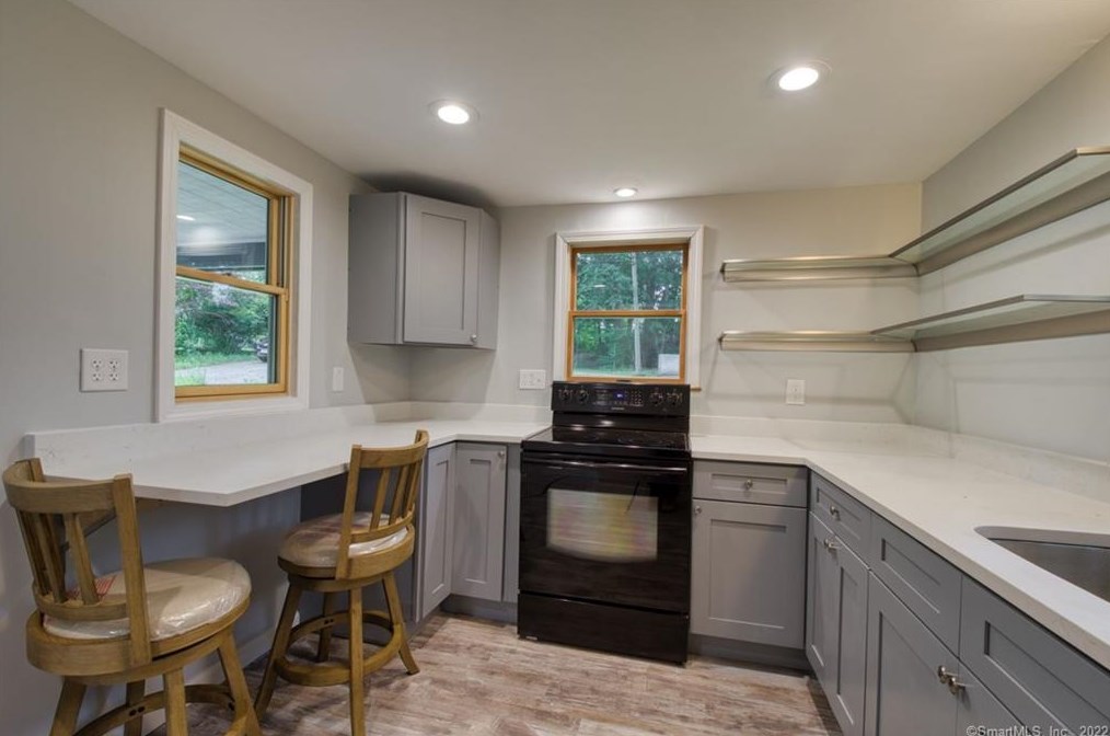 43 Lake Dr, Chesterfield CT  06370-1042 exterior