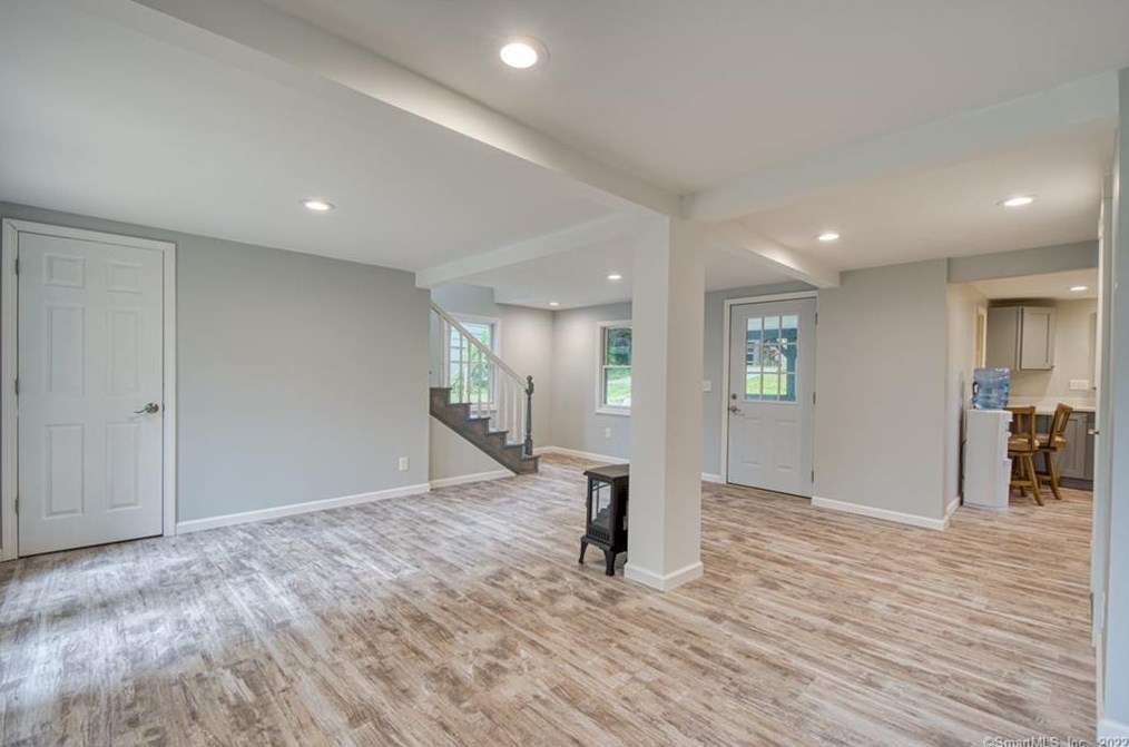 43 Lake Dr, Chesterfield CT  06370-1042 exterior