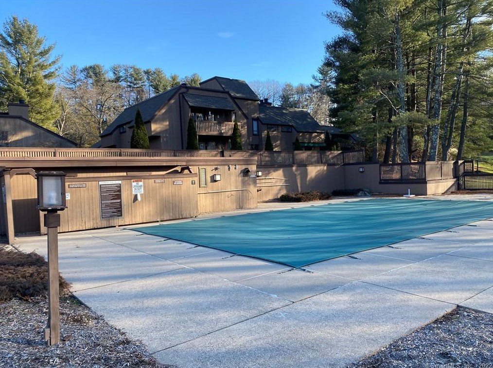 45 Crocus Ln, Farmington CT 06032-8005 exterior