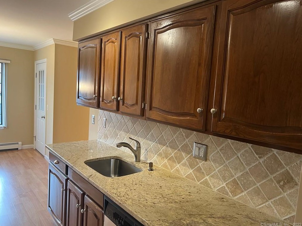 8 Canterbury Rd #8, Bridgeport, CT 06606