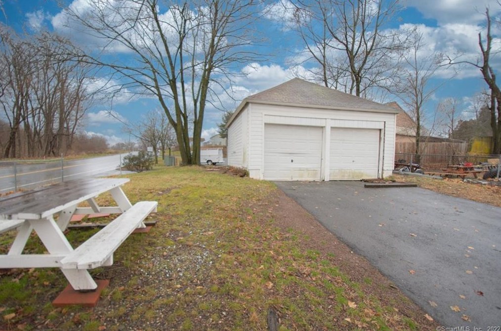 139 Oakland St, Manchester, CT 06042