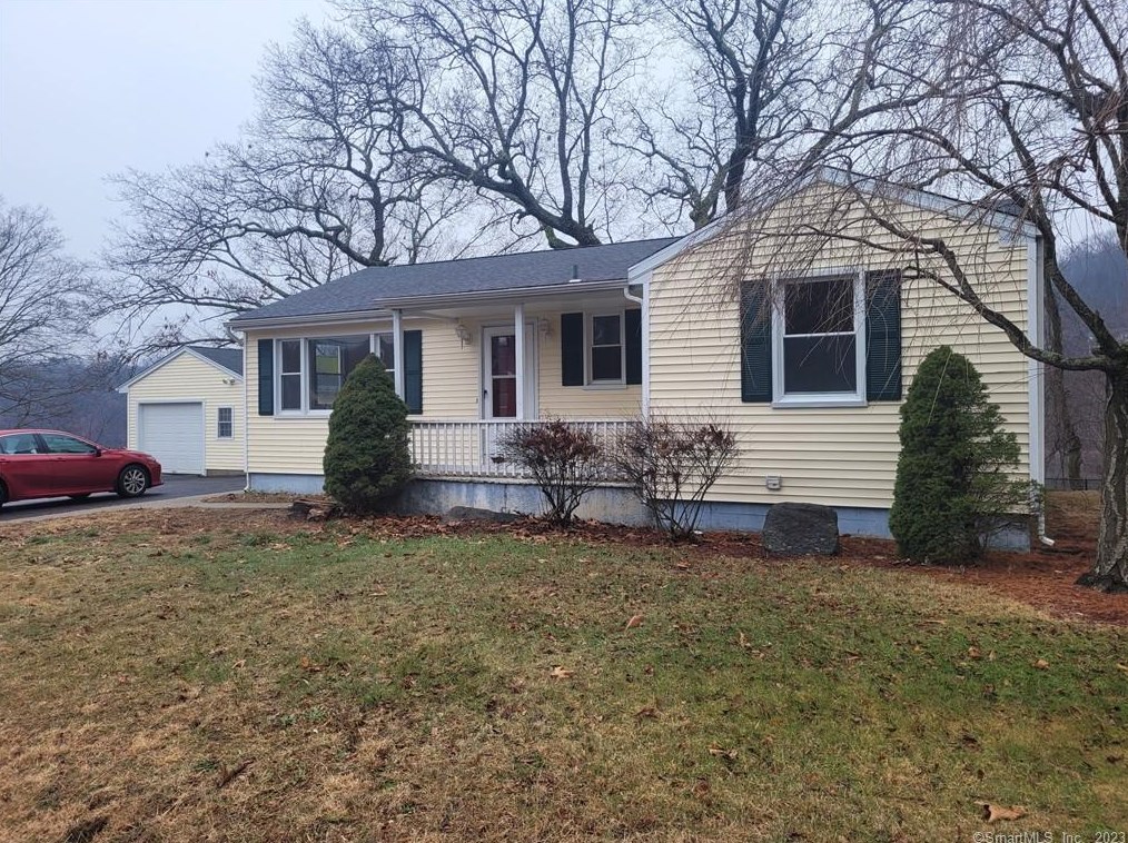 504 Roosevelt Dr, Derby, CT 06418