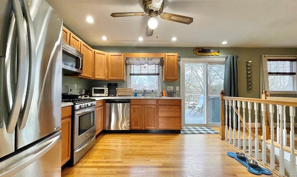 61 Platt St, Milford, CT 06460