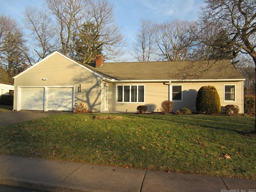 101 Elizabeth Dr, Manchester, CT 06042