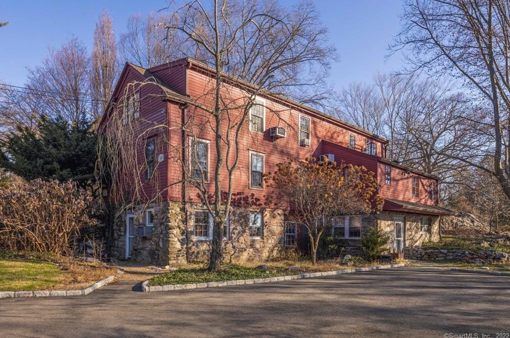 38 Kings Hwy N, Westport, CT 06880