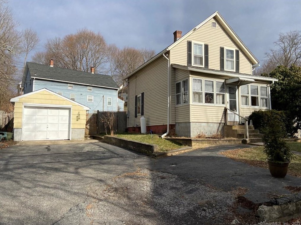15 Bitgood Village, Moosup, CT 06354