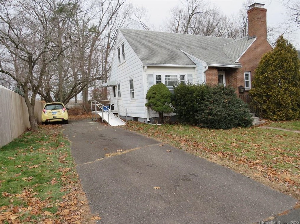 108 Walker St, Manchester, CT 06040