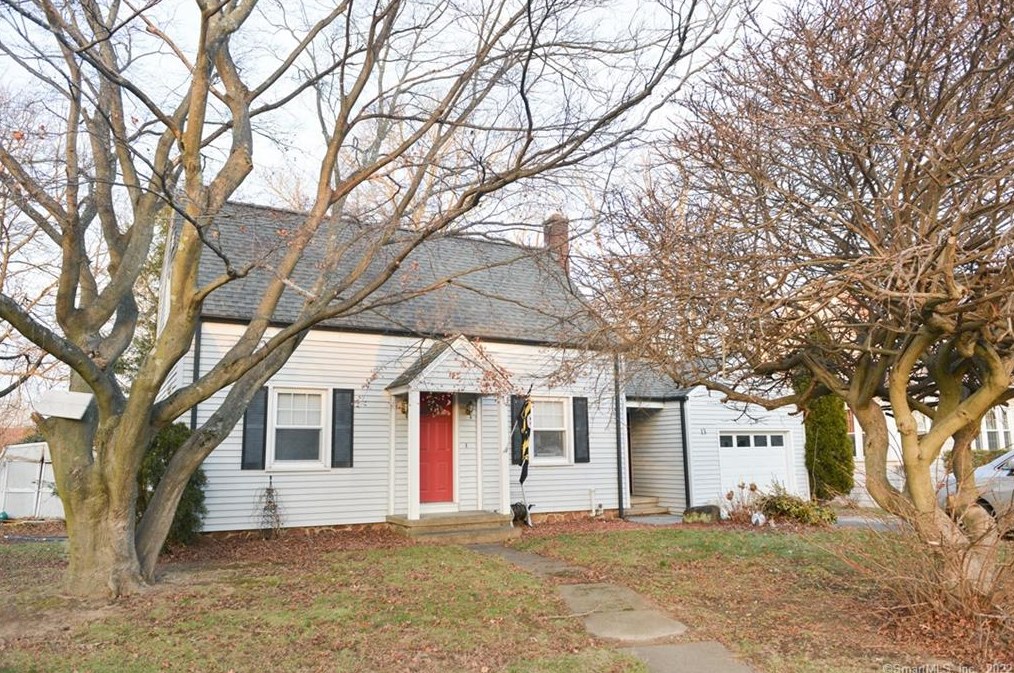 13 Cottage St, Plainville, CT 06062