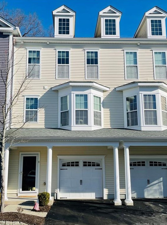 11 Brinscall Ct #11, Danbury, CT 06810