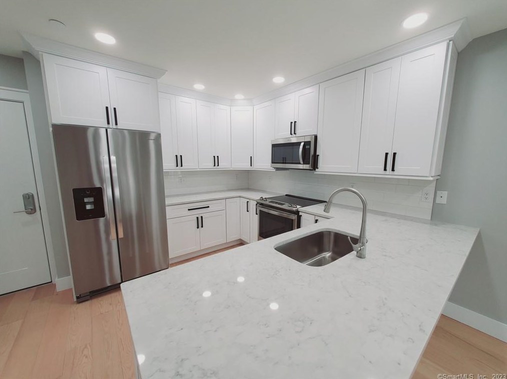 492 Glenbrook Rd #d, Stamford, CT 06906