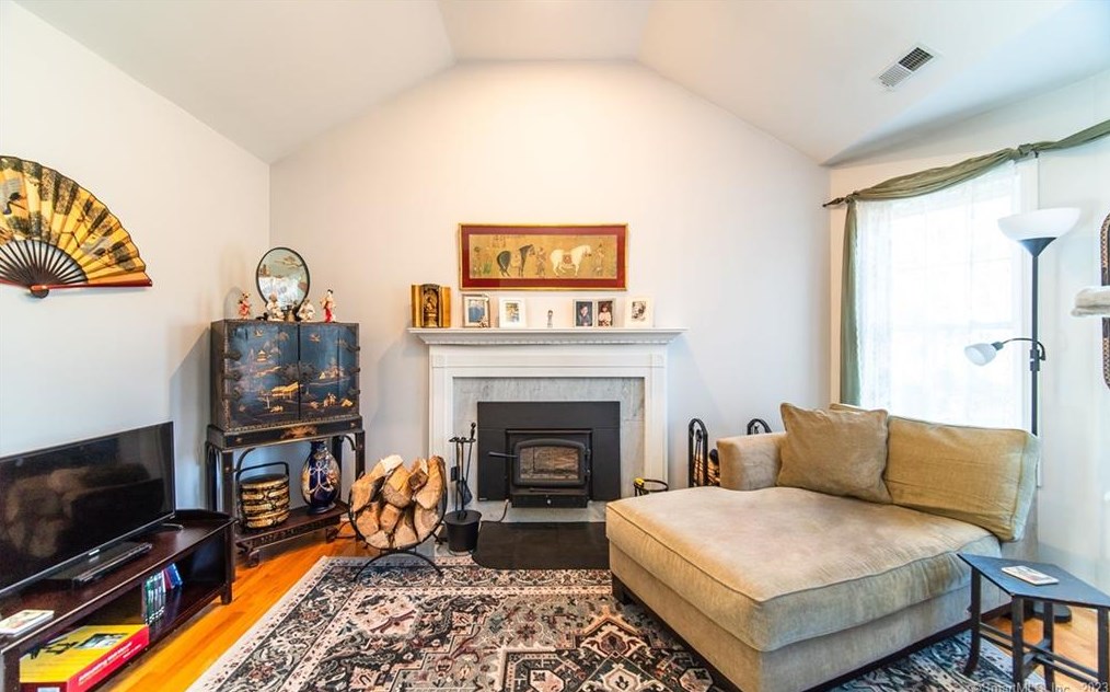 422 Jones Rd, Union City CT  06770-1533 exterior