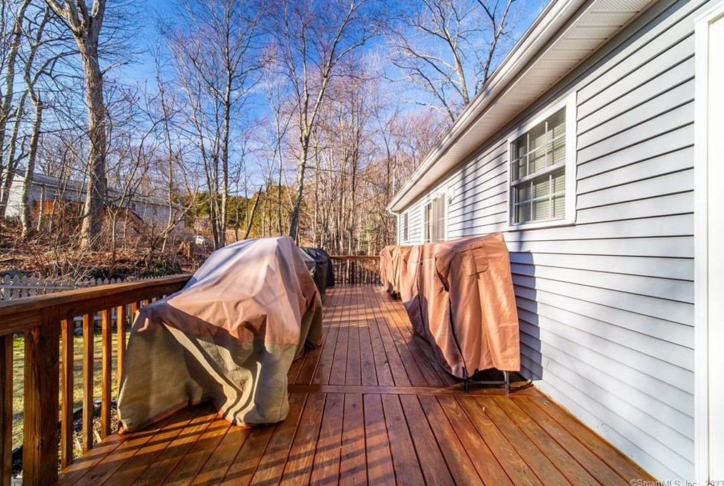 422 Jones Rd, Union City CT  06770-1533 exterior