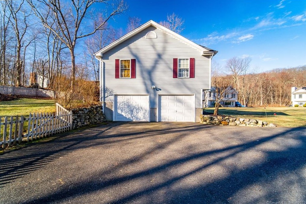 422 Jones Rd, Union City CT  06770-1533 exterior