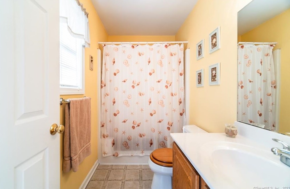 422 Jones Rd, Union City CT  06770-1533 exterior